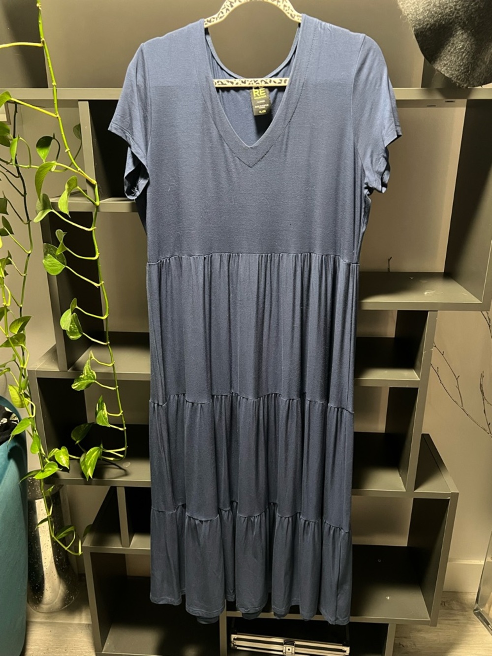 💃🏼Pure Essence Navy Bamboo V‑Neck Tiered Maxi Dress
